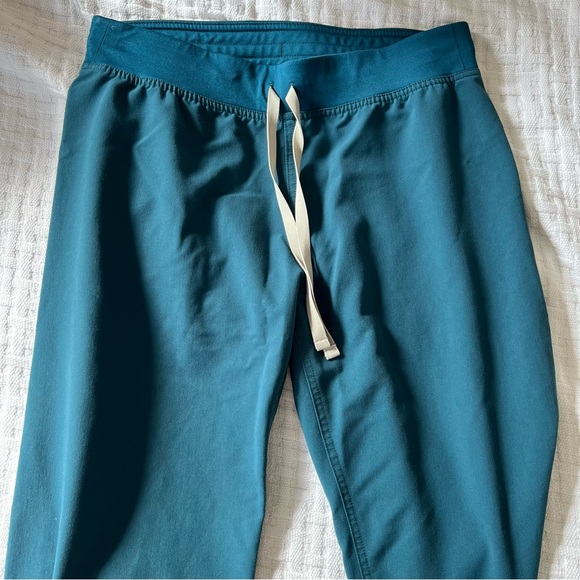 SOLD - Figs Caribbean Blue Scrub Set - Picture 5 of 9